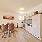 Apartment Ab Podstrana