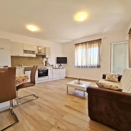 Apartment Ab Podstrana
