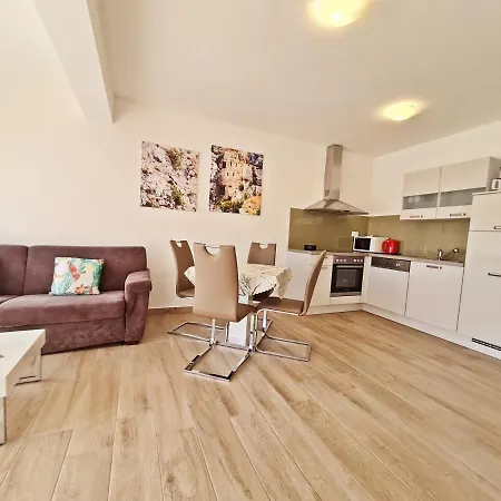 Ab Apartment Podstrana